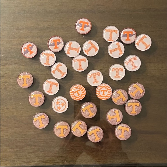 Handmade magnets, keychains, earrings, and pendant necklaces-customizable. - Picture 8 of 11